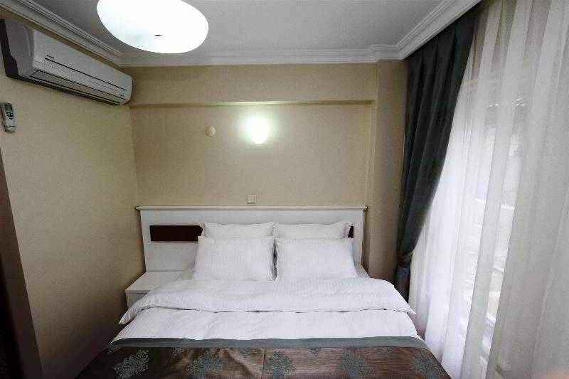 35 Tam Apart Istanbul Bagian luar foto