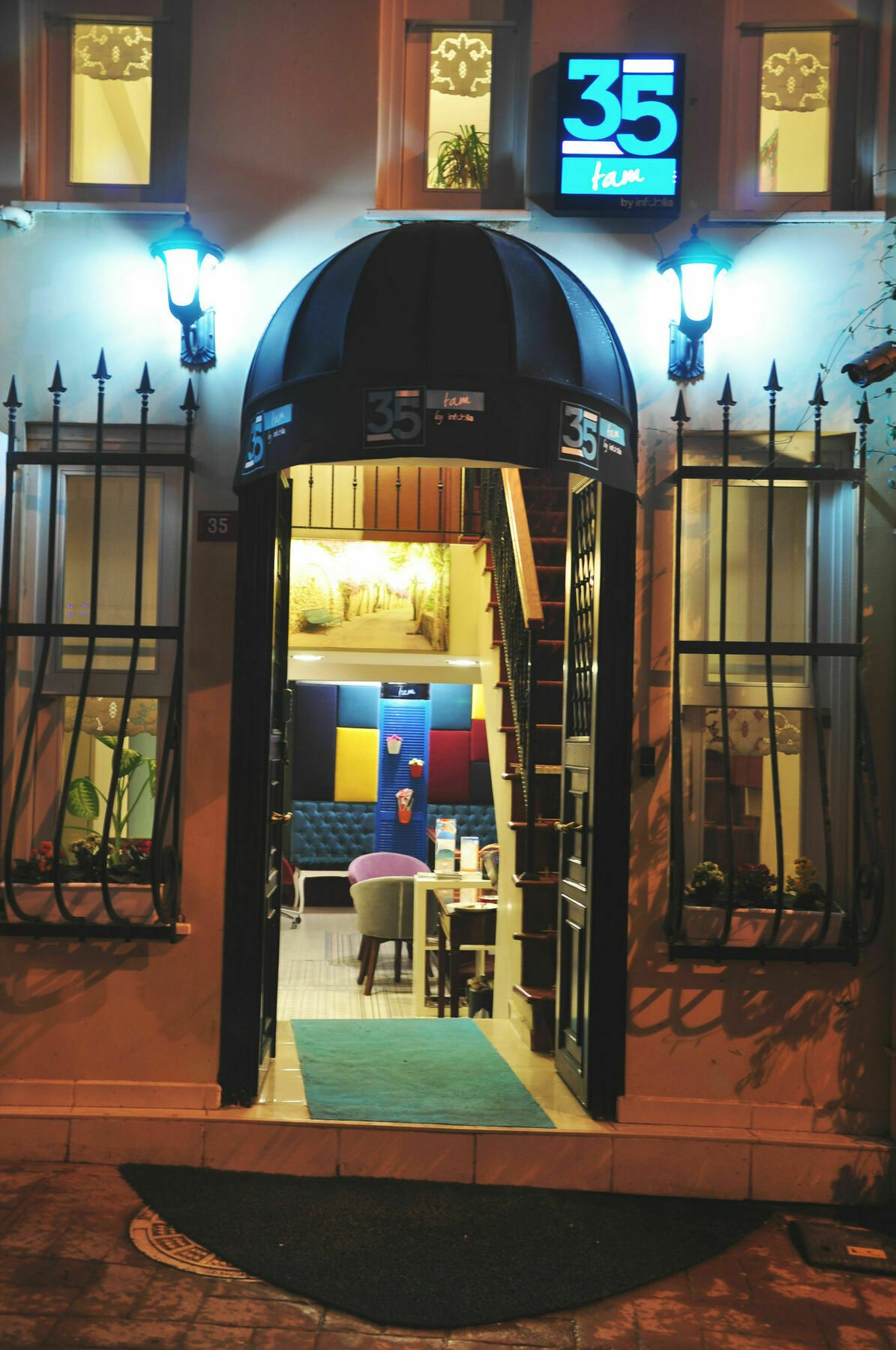 35 Tam Apart Istanbul Bagian luar foto